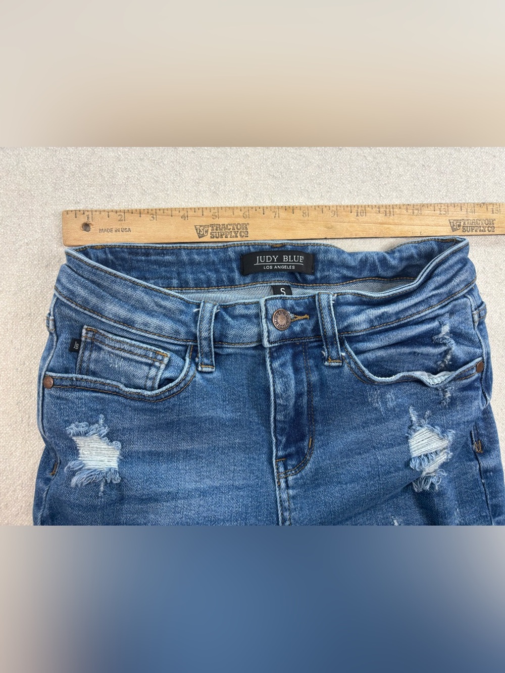 Judy Blue Womens Small Distressed Denim Shorts Mid Rise Cuffed Stretch Jeans - Picture 4 of 8